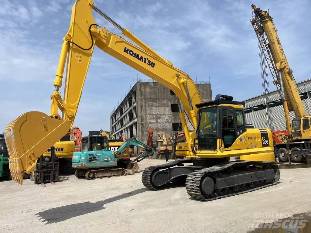 Komatsu PC 300 Vikšriniai ekskavatoriai