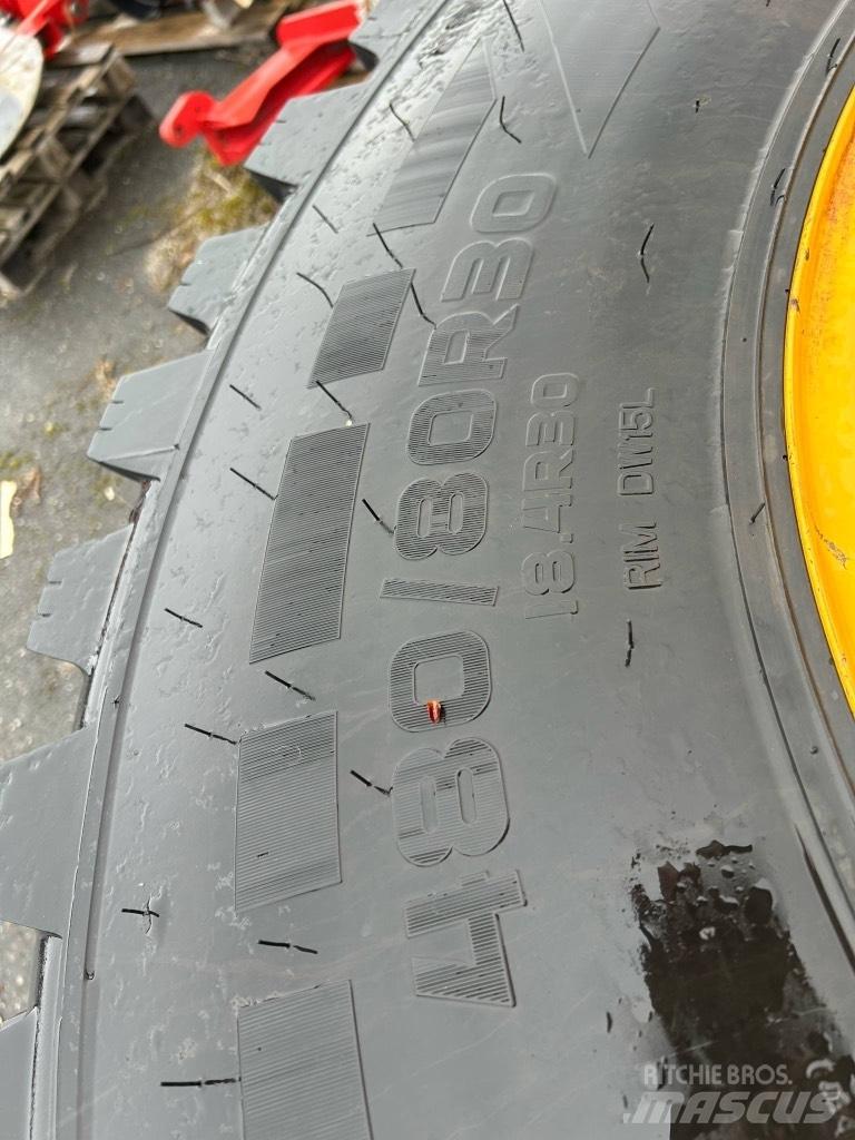 JCB 4220 FASTRAC Traktoriai