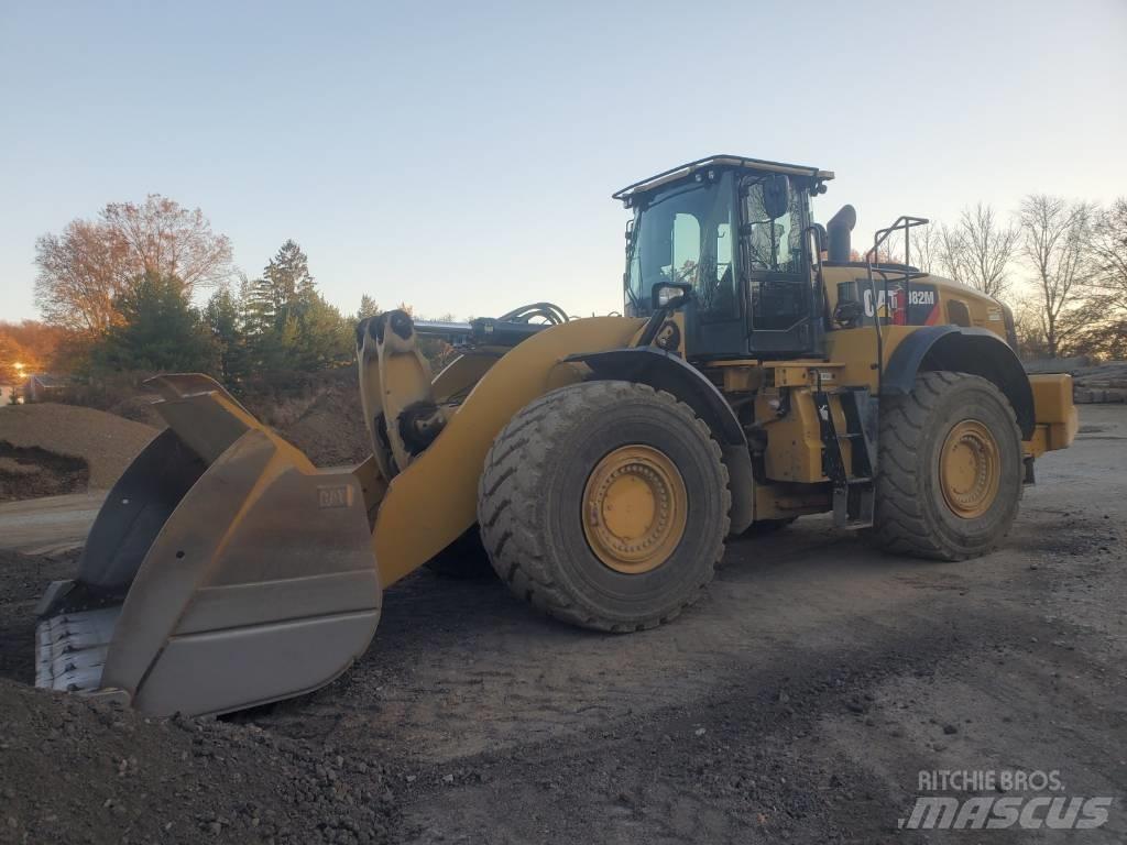 CAT 982 M Naudoti ratiniai krautuvai
