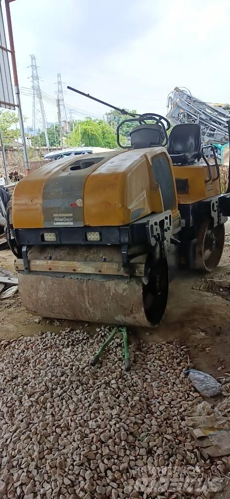  戴勒派克  DYNAPAC1250 Porinių būgnų volai