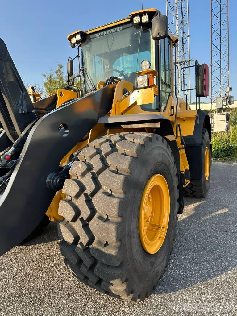 Volvo L120g Naudoti ratiniai krautuvai