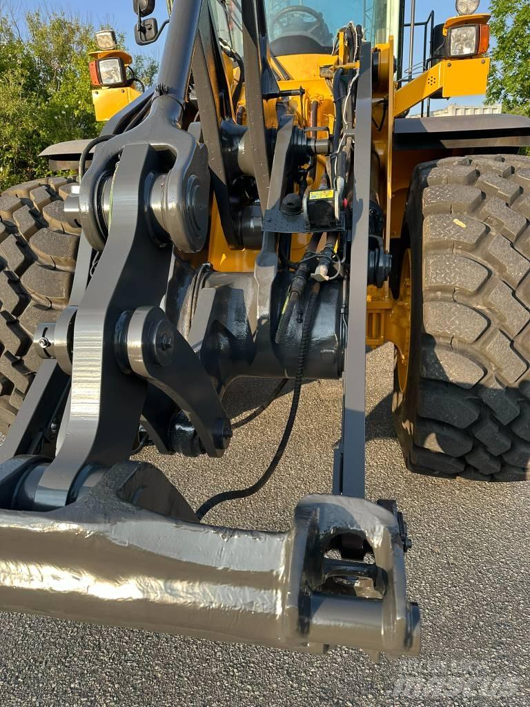 Volvo L120g Naudoti ratiniai krautuvai