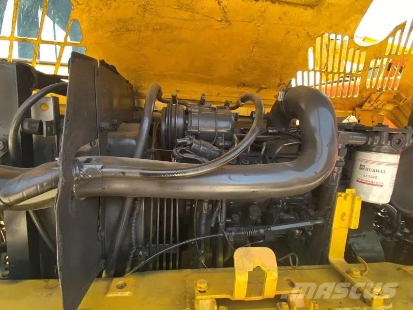 Komatsu PC60-7 Vikšriniai ekskavatoriai