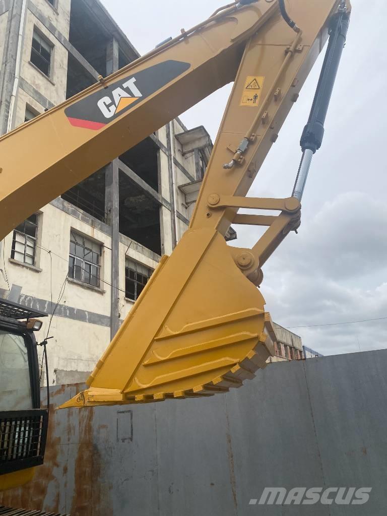 CAT 320 D Vikšriniai ekskavatoriai
