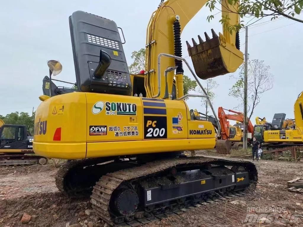 Komatsu 200-8 Vikšriniai ekskavatoriai