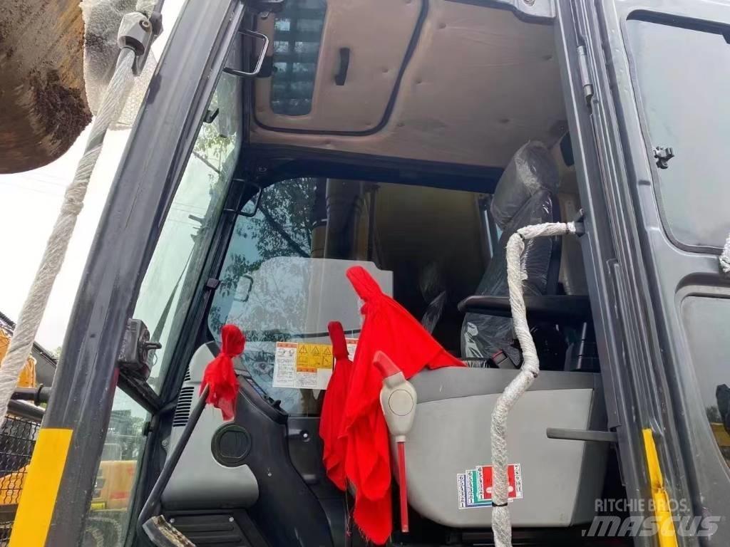 Komatsu 200-8 Vikšriniai ekskavatoriai