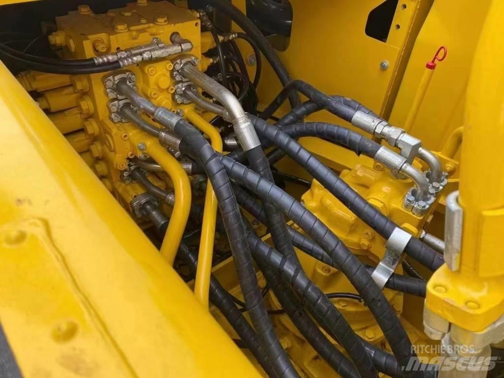 Komatsu 200-8 Vikšriniai ekskavatoriai