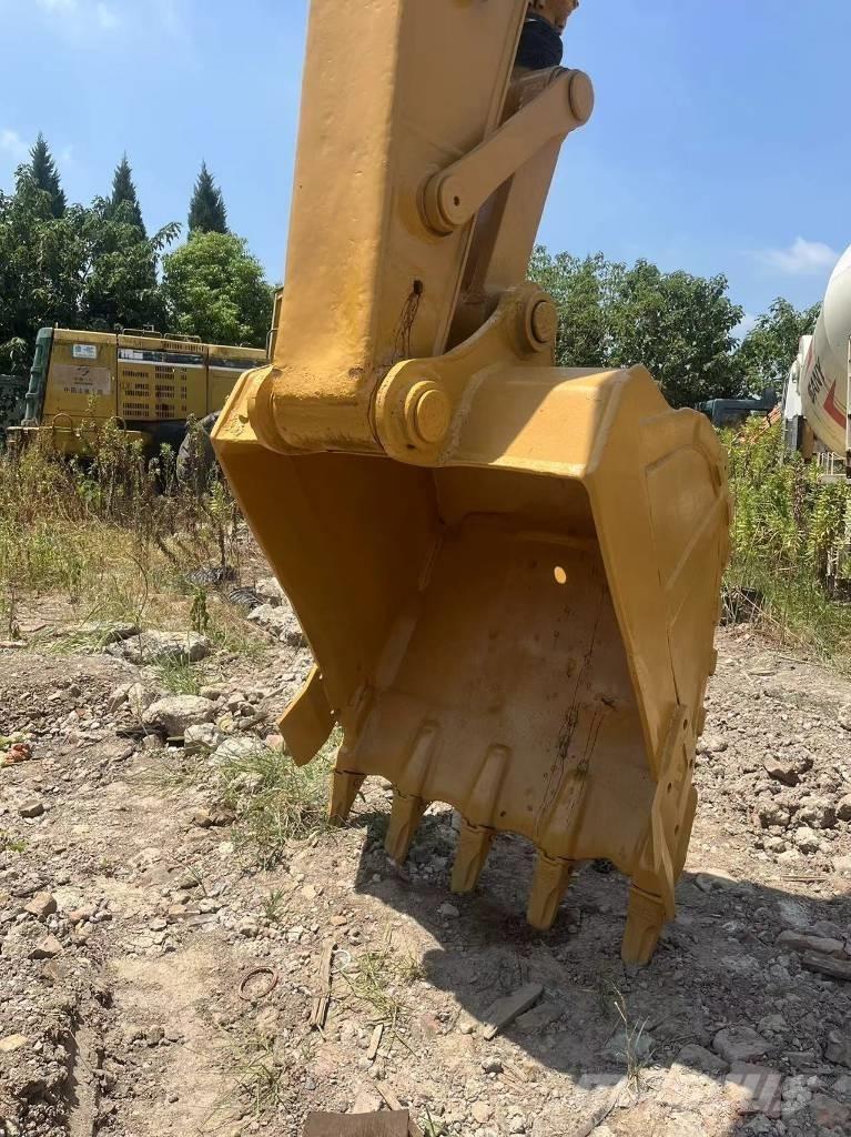 CAT 320 C L Vikšriniai ekskavatoriai