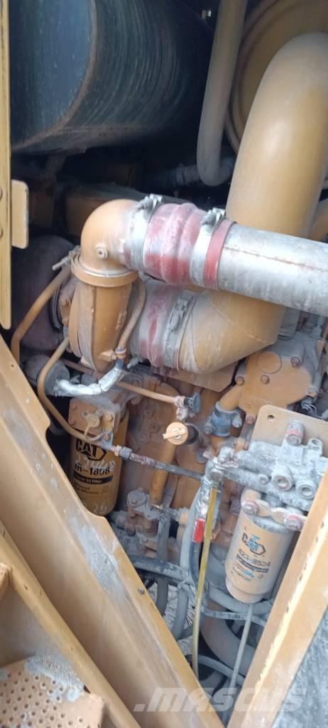 CAT 988H Naudoti ratiniai krautuvai