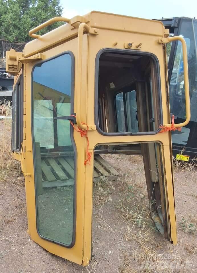 CAT D 8 R Vikšriniai buldozeriai