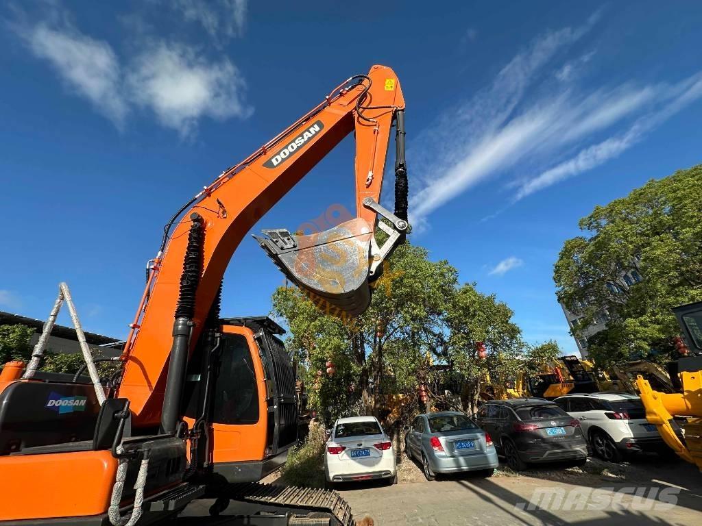 Doosan DX 225 LCA Vikšriniai ekskavatoriai