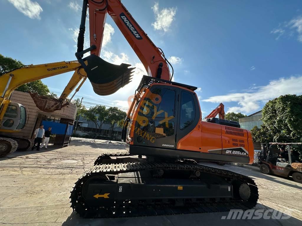 Doosan DX 225 LCA Vikšriniai ekskavatoriai
