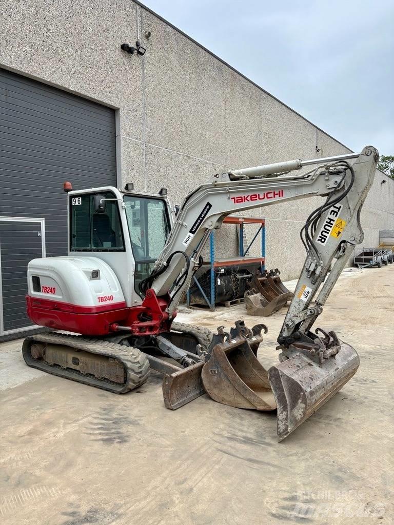 Takeuchi TB 240 Mini ekskavatoriai < 7 t
