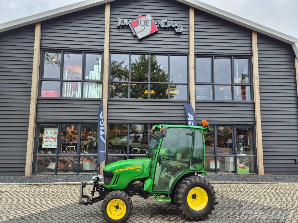 John Deere 2520 Naudoti kompaktiški traktoriai