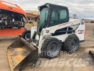 Bobcat S550 Krautuvai su šoniniu pasukimu