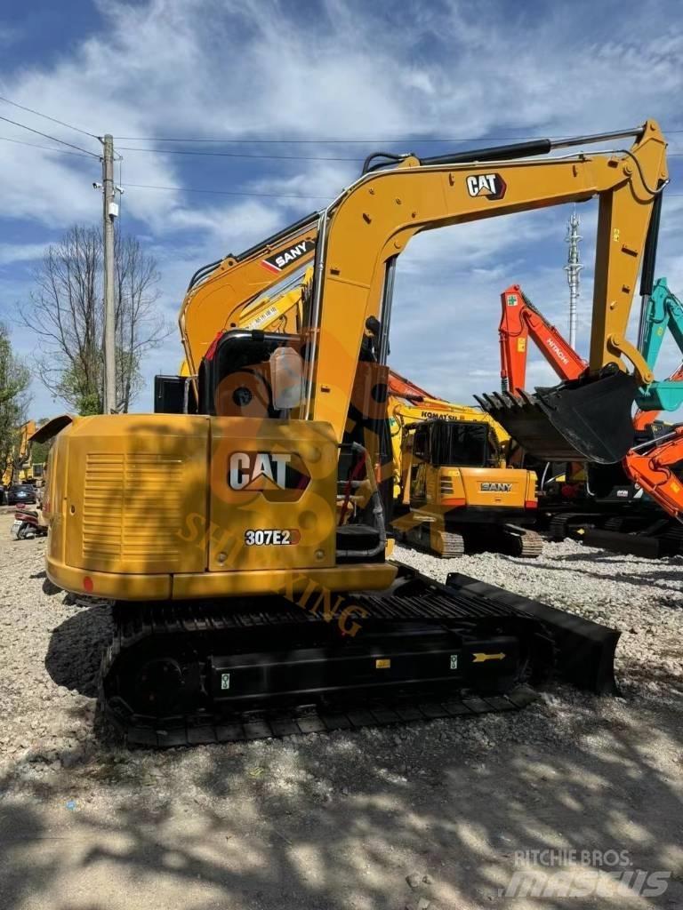 CAT 307 E2 Vidutinės galios ekskavatoriai 7-12 t