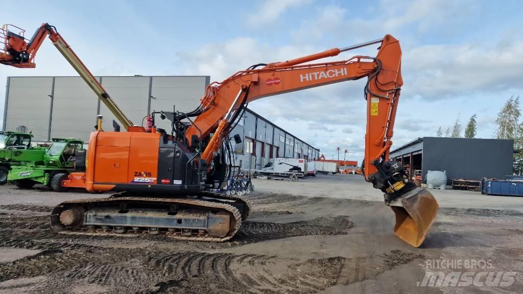 Hitachi ZX225USRLC-6 Vikšriniai ekskavatoriai