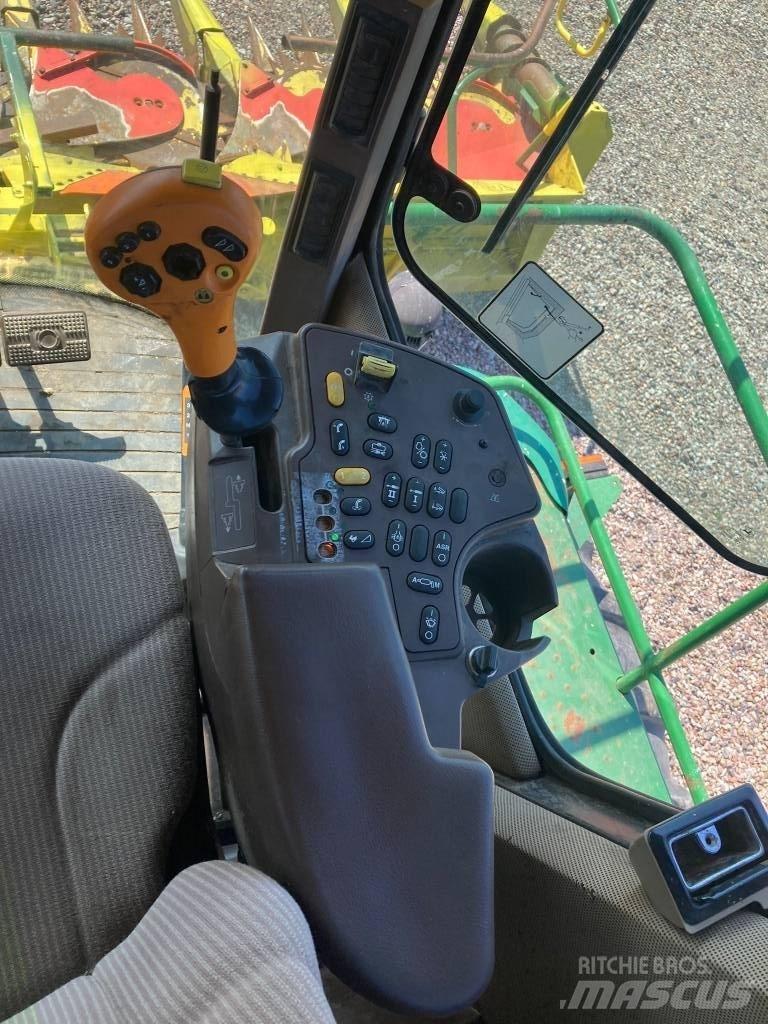 John Deere 7300 Pašarų ruošimo technika