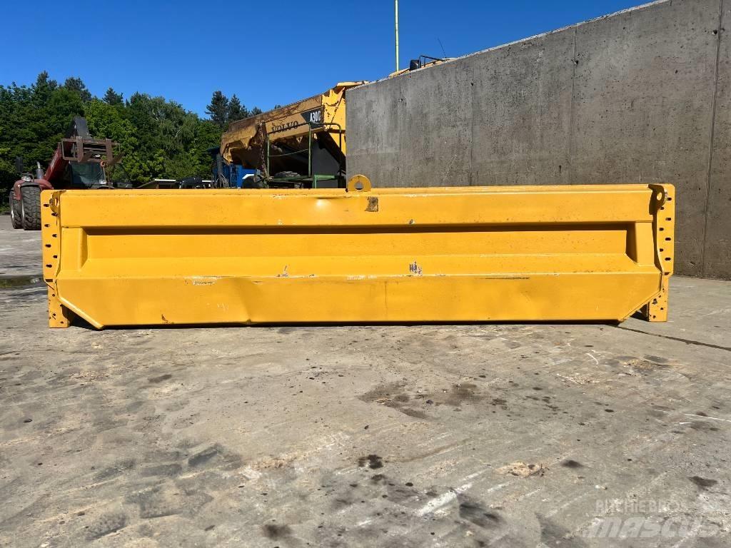 CAT TAILGATE CAT 735 Galiniai žibintai