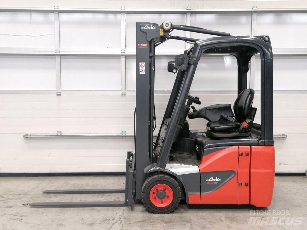 Linde E12-02 Elektriniai šakiniai krautuvai