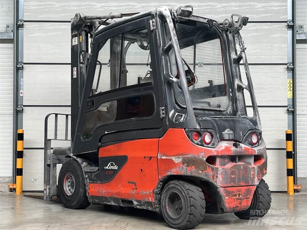 Linde E30L-01 Elektriniai šakiniai krautuvai