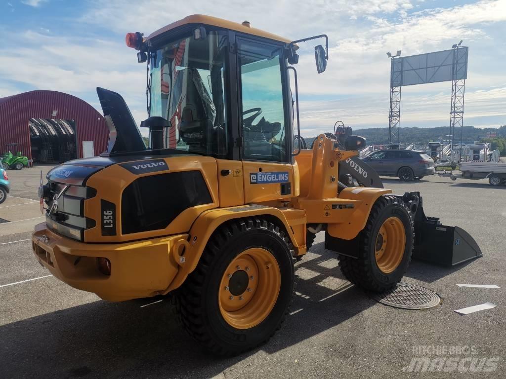 Volvo L35GT, UTHYRES Krautuvai su šoniniu pasukimu