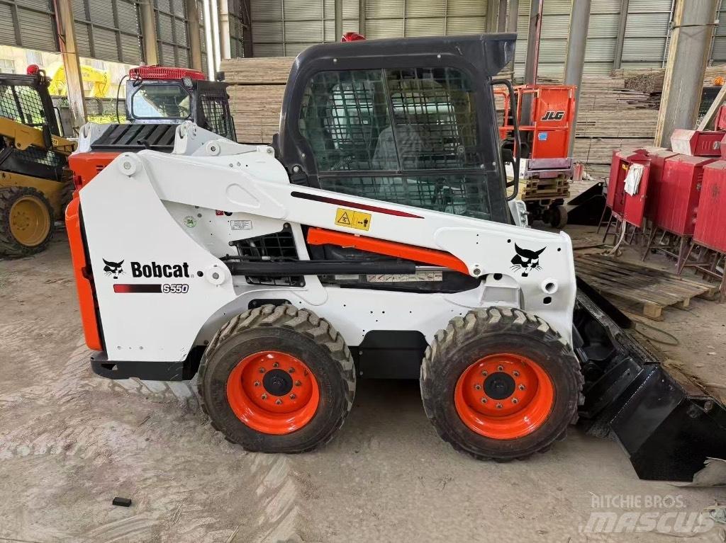 Bobcat S 550 Krautuvai su šoniniu pasukimu