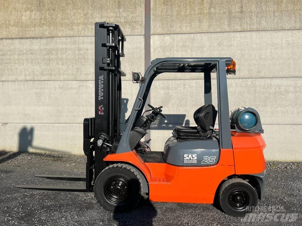 Toyota 42-7FGF25 LPG (dujiniai) krautuvai