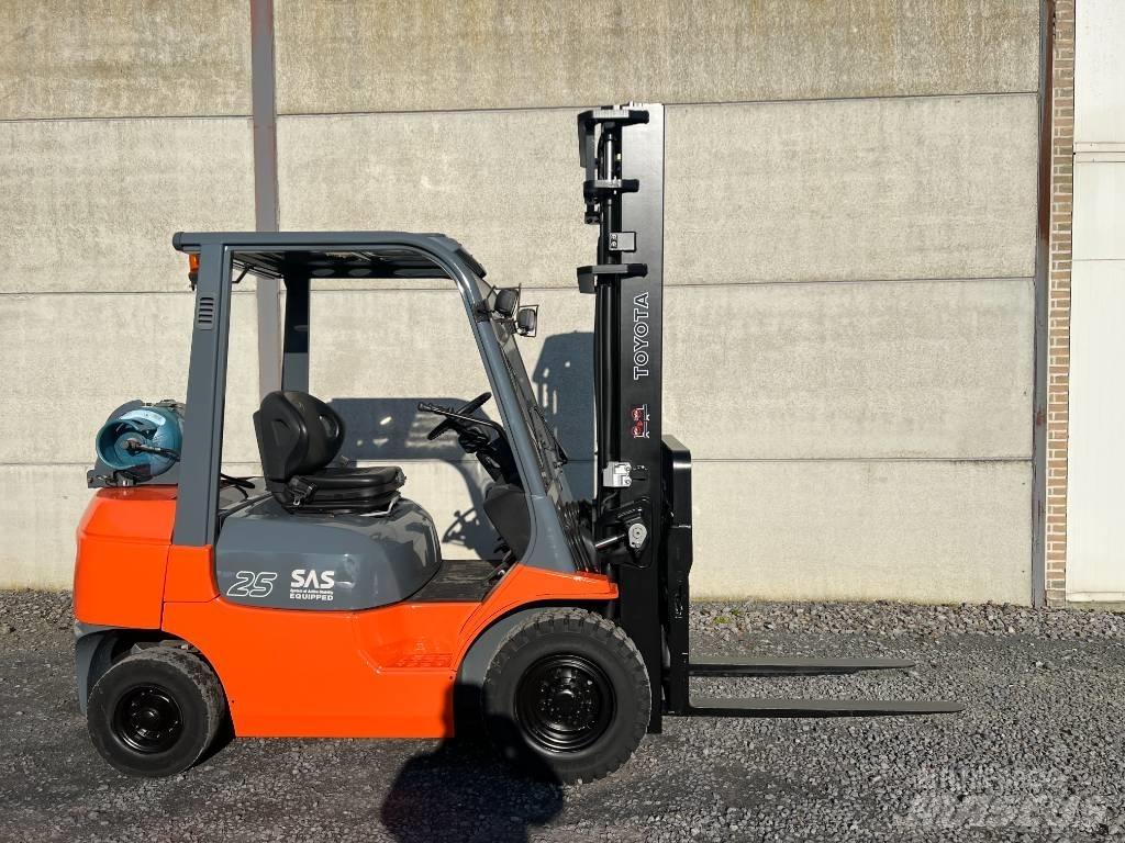 Toyota 42-7FGF25 LPG (dujiniai) krautuvai