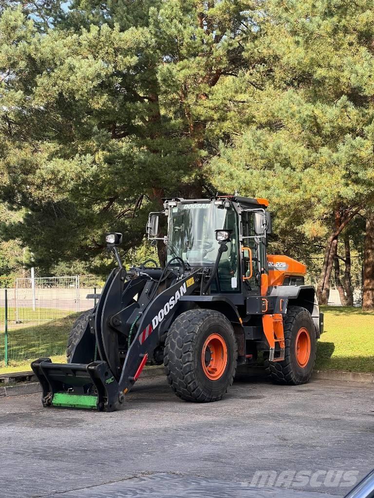 Doosan DL 220-7 Naudoti ratiniai krautuvai