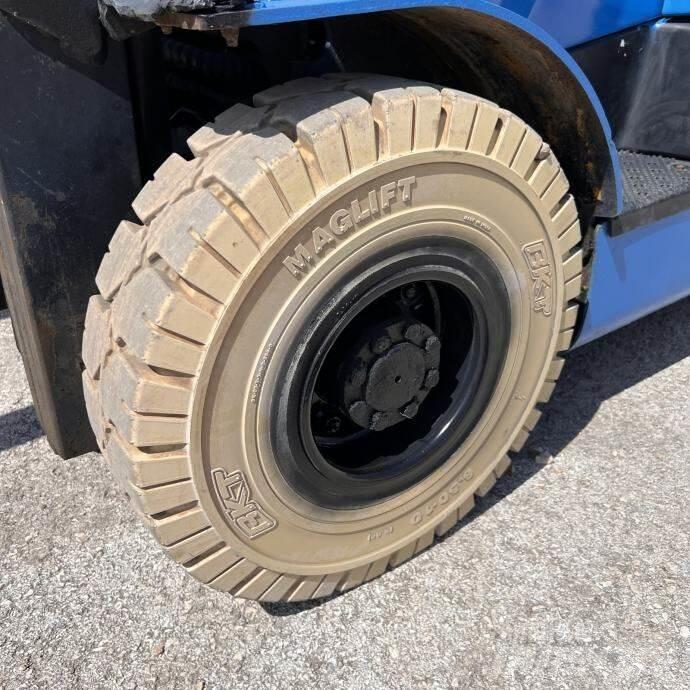 Yale GDP25LX Dyzeliniai krautuvai