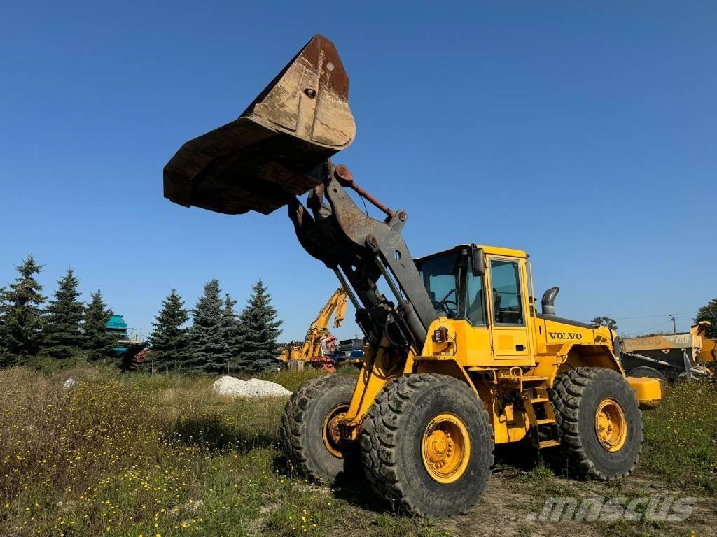 Volvo L 110 E Naudoti ratiniai krautuvai