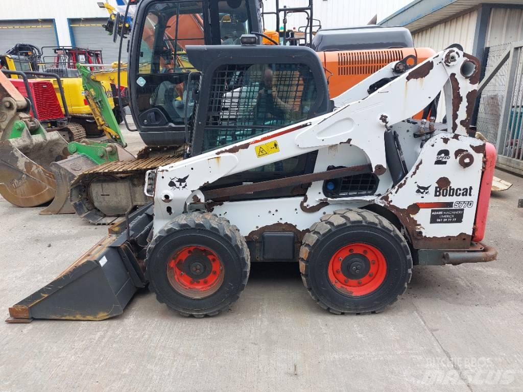 Bobcat 377 Krautuvai su šoniniu pasukimu