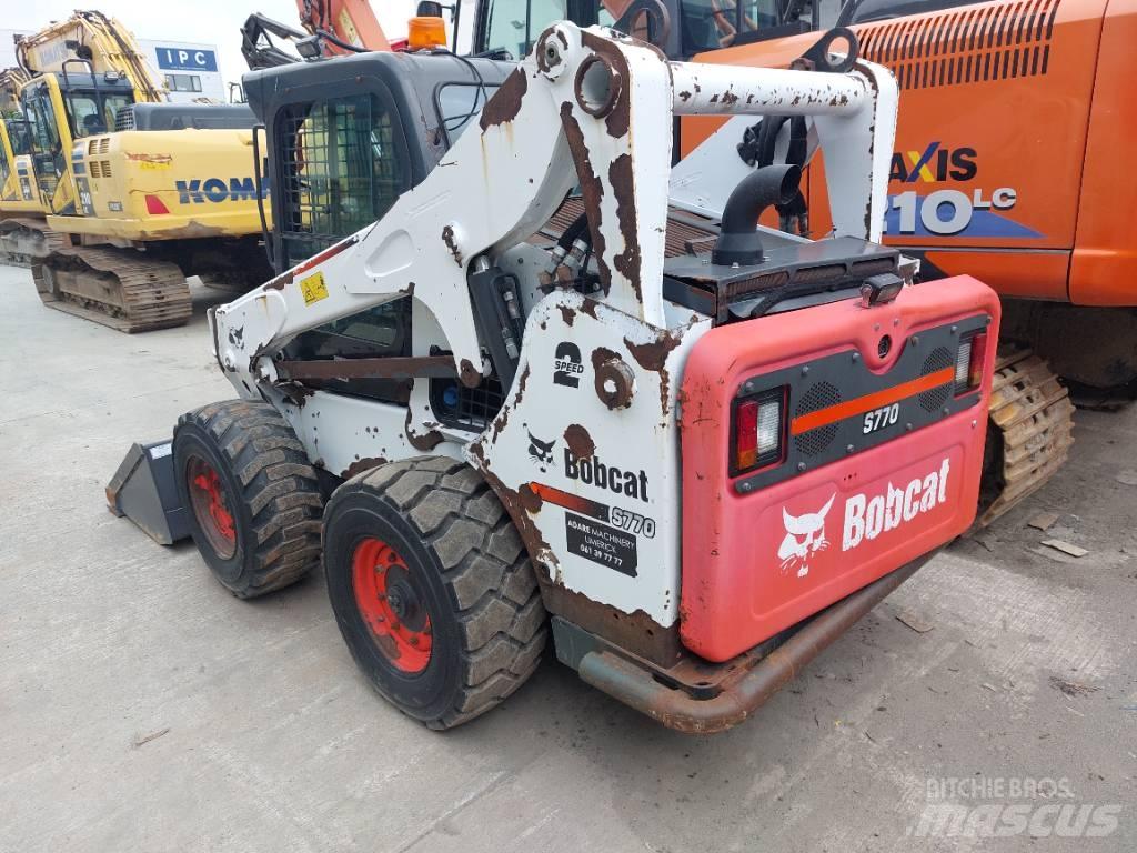 Bobcat 377 Krautuvai su šoniniu pasukimu