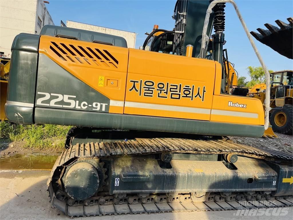 Hyundai 225 lc 9t Vikšriniai ekskavatoriai