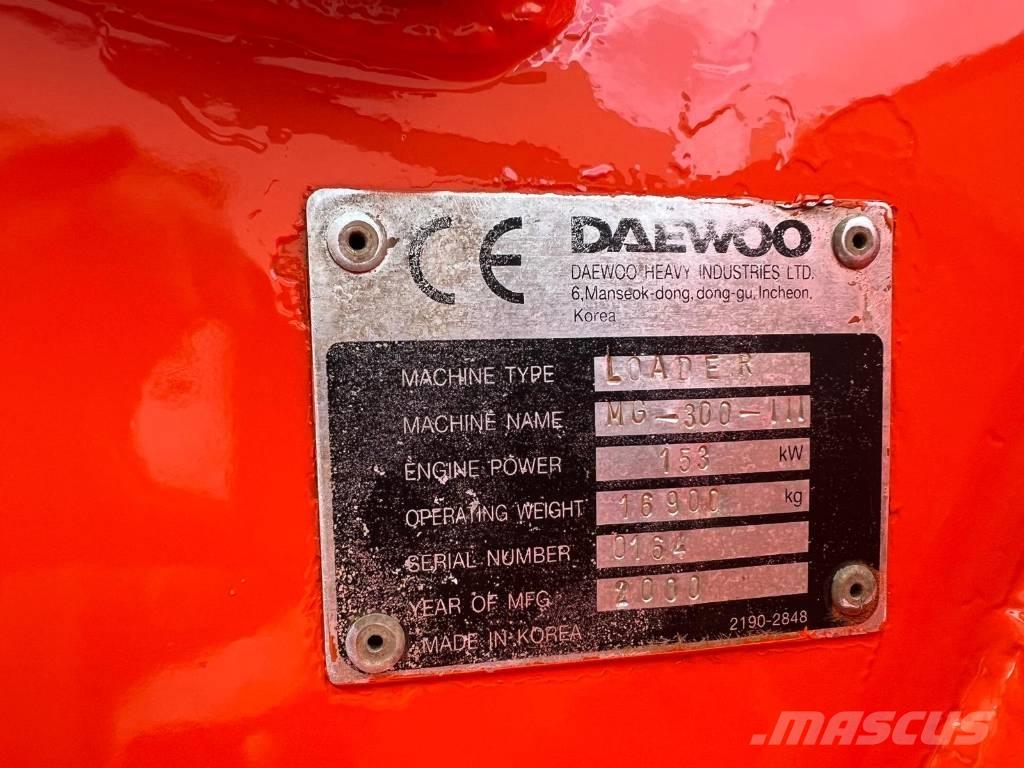 Daewoo Mega 300 III Naudoti ratiniai krautuvai