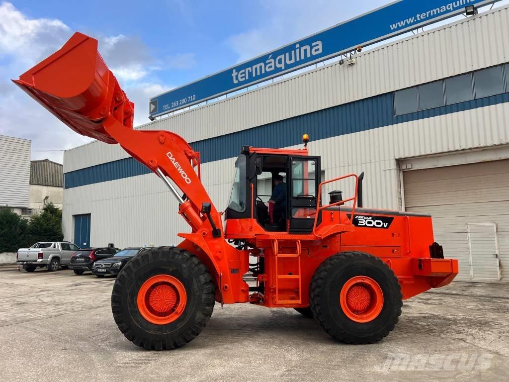 Daewoo Mega 300 III Naudoti ratiniai krautuvai