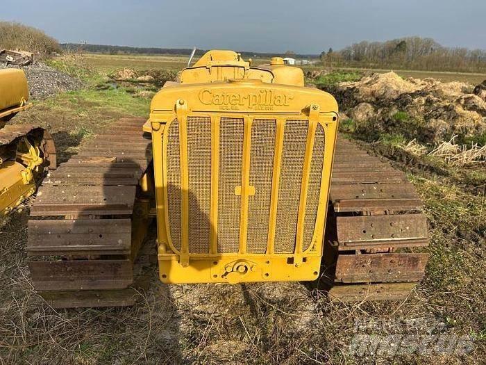 CAT D4 - Vikšriniai buldozeriai