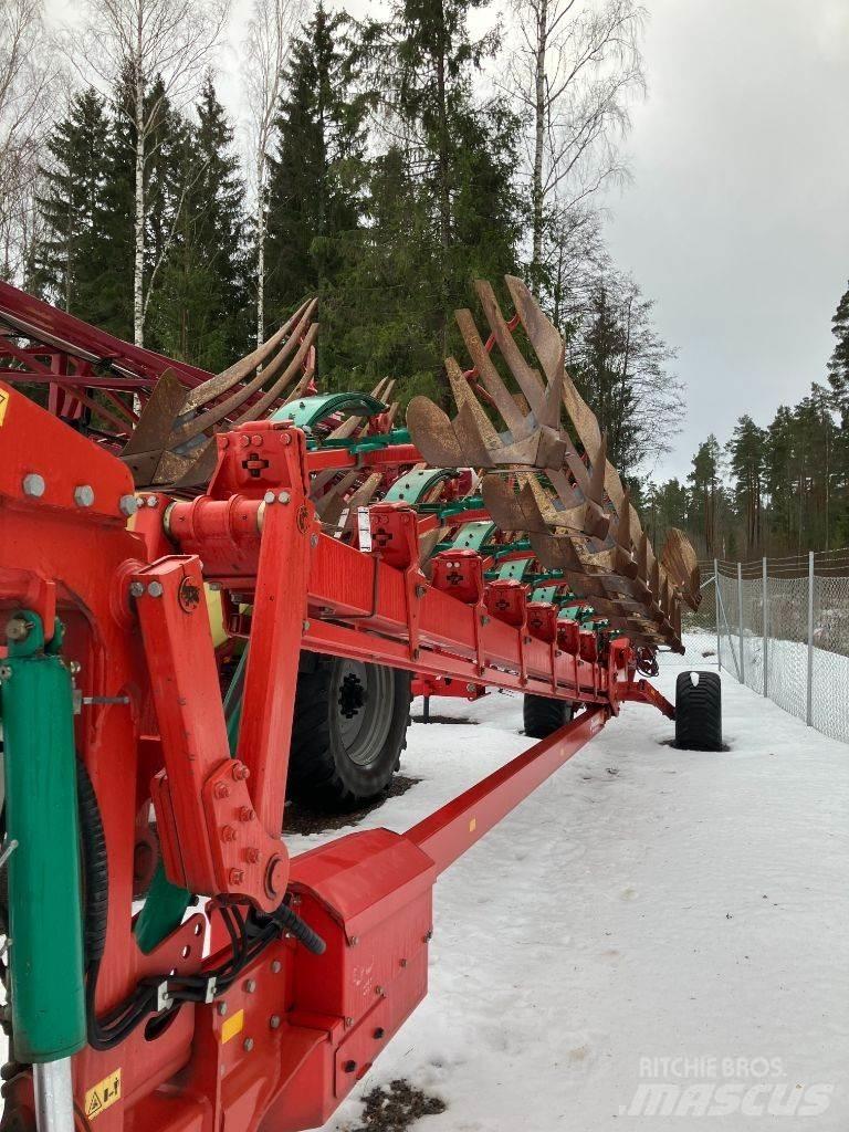 Kverneland PW100 Apverčiamieji plūgai