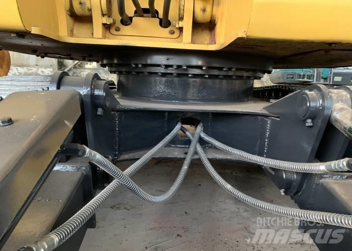 Komatsu PC138 Vikšriniai ekskavatoriai