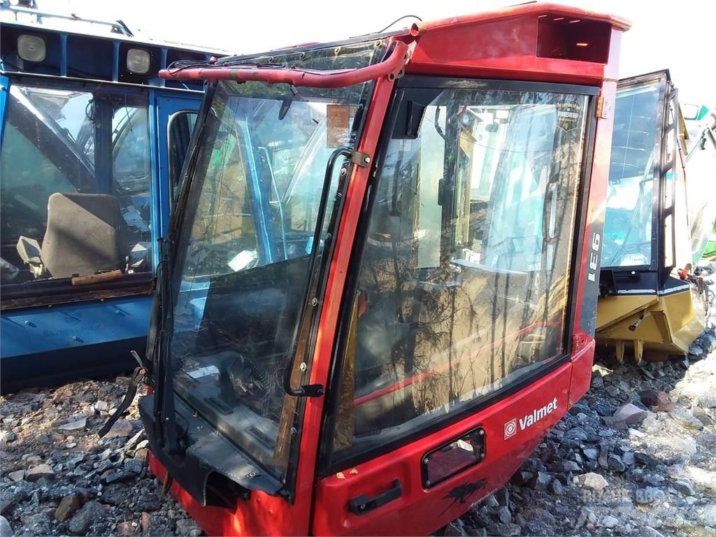 Valmet 931 Kabinos ir salonai