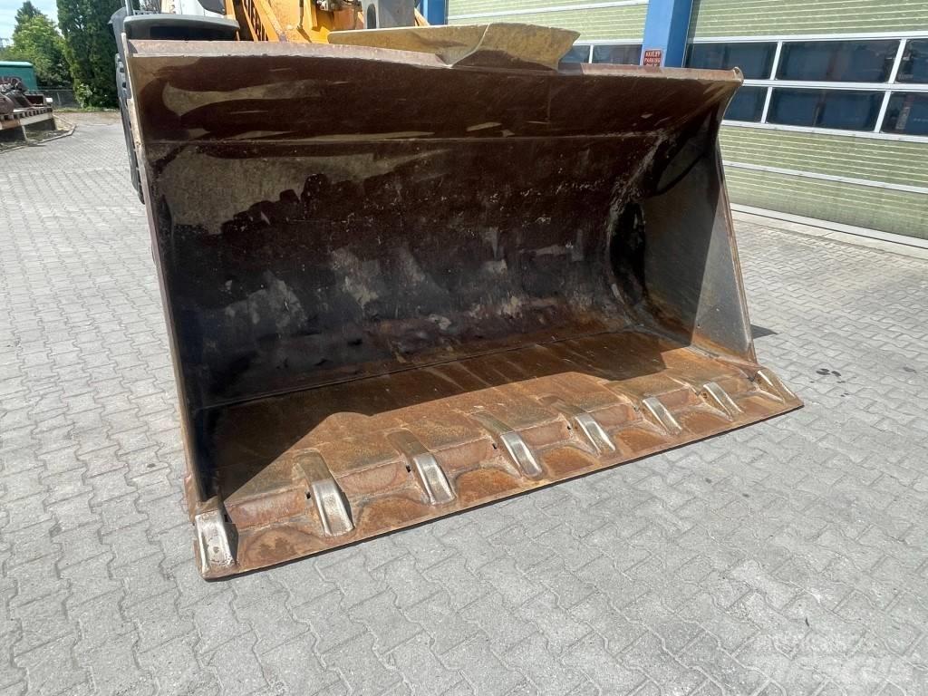 Liebherr L 576 Naudoti ratiniai krautuvai