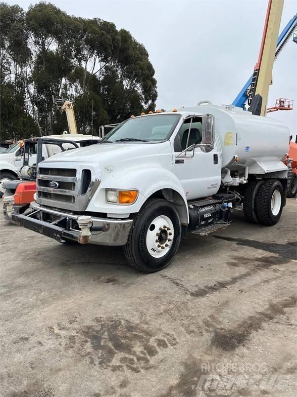 Ford F750 Automobilinės cisternos