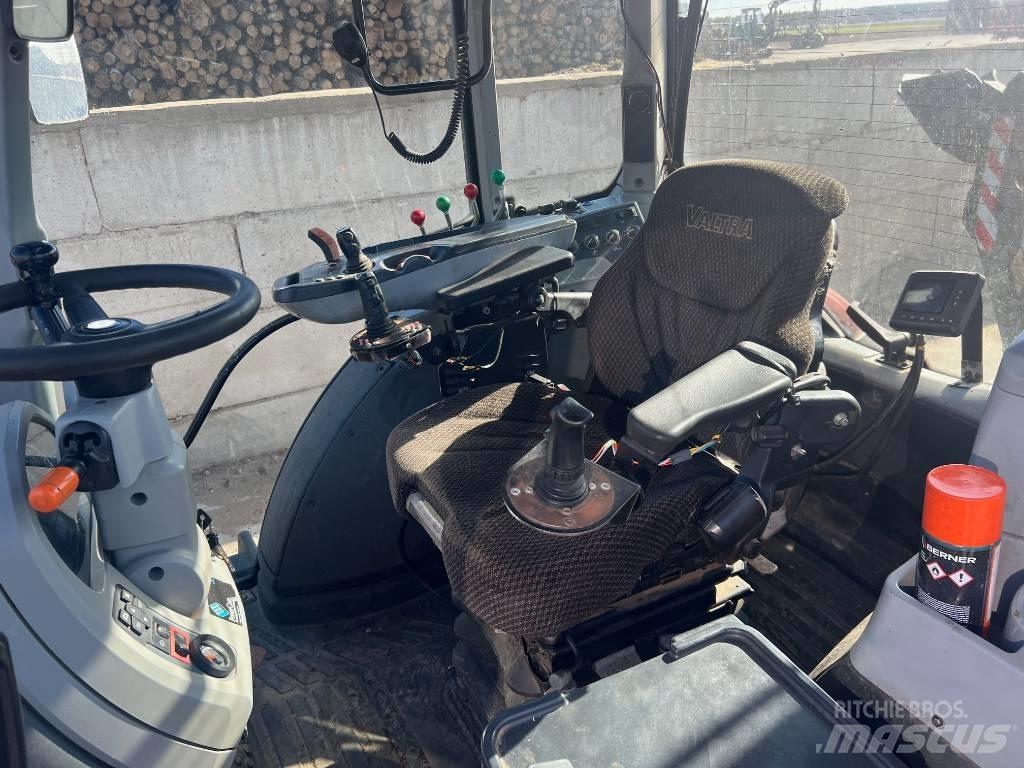 Valtra 234H Skiedrovežiai