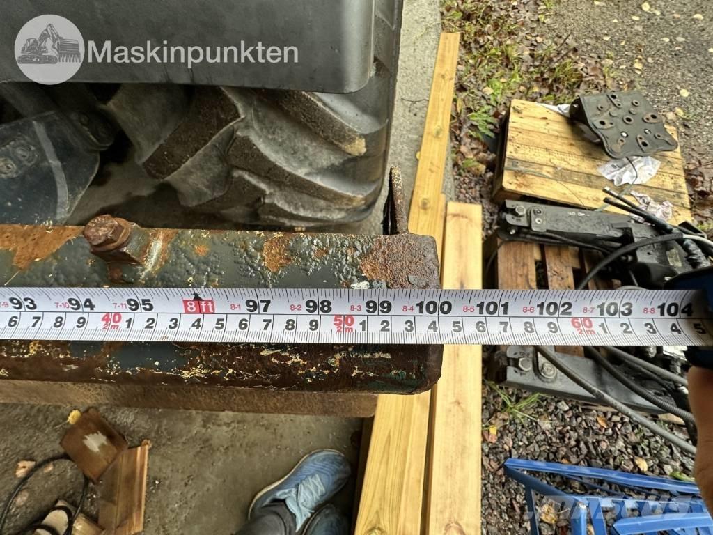 Komatsu PW 148-8 Ratiniai ekskavatoriai