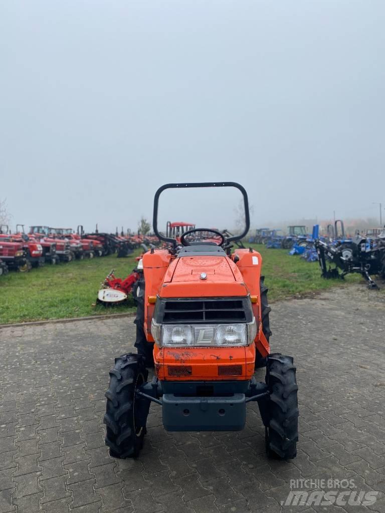 Kubota GL 220 Naudoti kompaktiški traktoriai