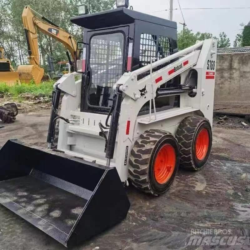 Bobcat S 160 Krautuvai su šoniniu pasukimu