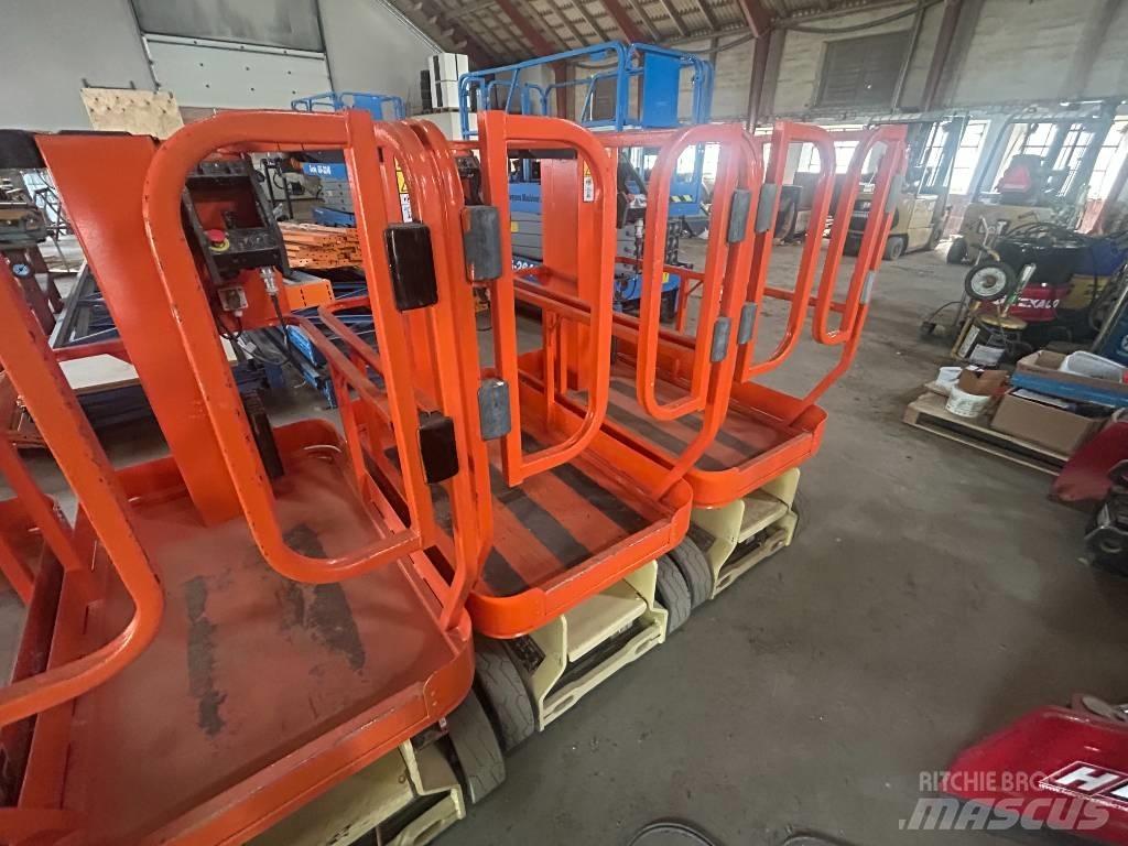 JLG 1230 ES Vertikalūs stiebiniai keltuvai