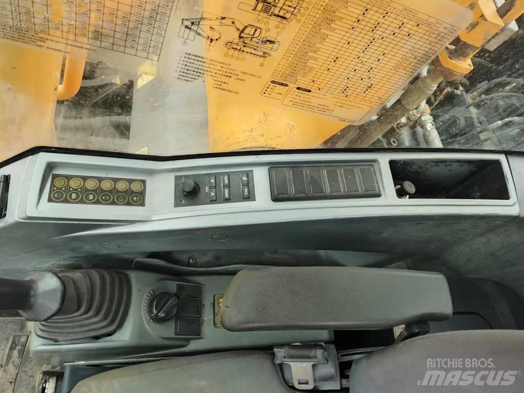 Hyundai R220LC-9S Vikšriniai ekskavatoriai