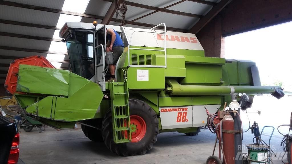 CLAAS Dominator 88 S Derliaus nuėmimo kombainai